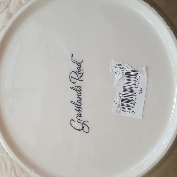 Nut Bowl and Cracker Set - Picture 5 of 5